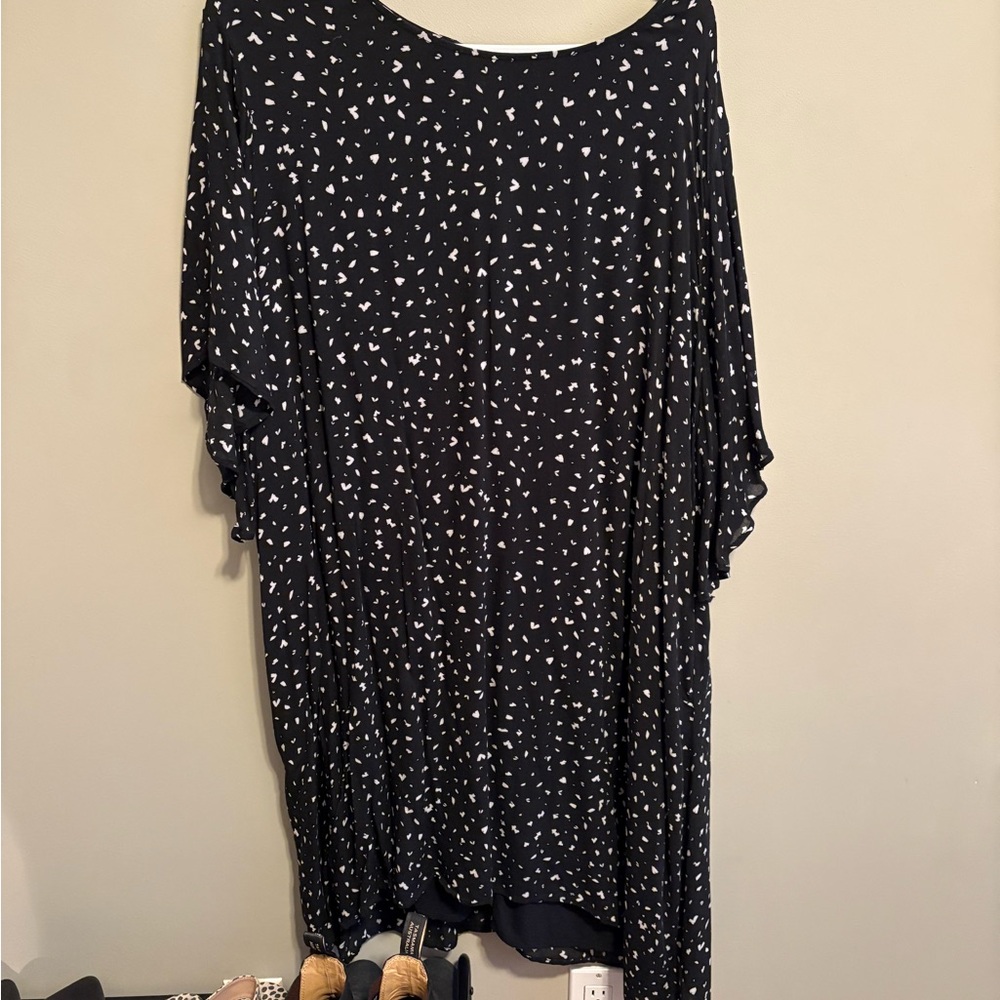Cloth & Stone Black Dress with White Patterns
